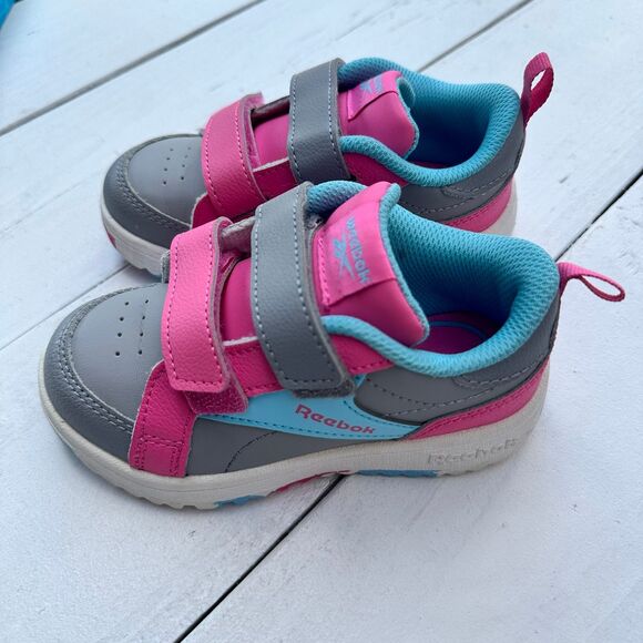 Weebok by Reebok - Size 9 - Picture 4 of 10